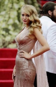 Blake Lively Hides Behind Her Hair to Cope With Her Red Carpet Fears _1