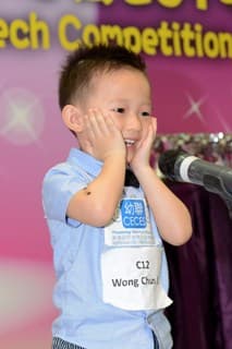 參加「全港幼聯兒童英詩朗誦及歌唱比賽 」增子女自信