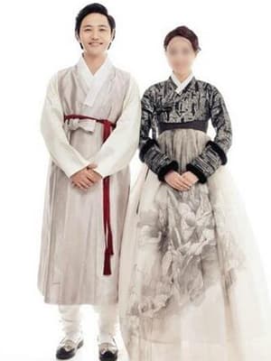 晉久老婆美貌不輸明星 夫妻超甜蜜兩年抱兩