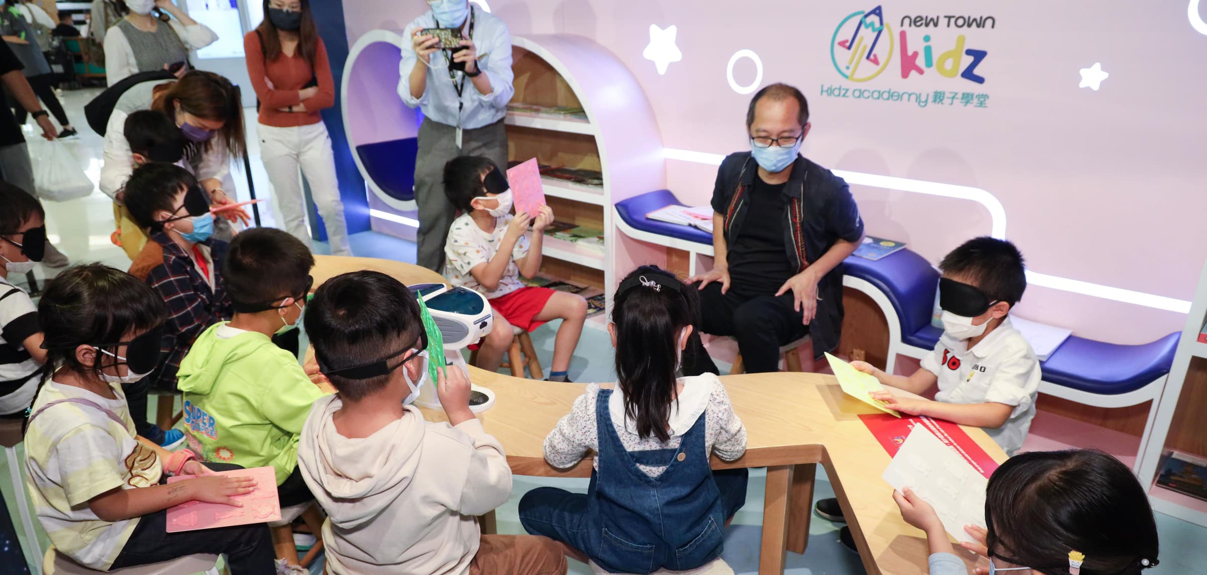 「綠腳丫親子讀書會」創辦人柯佳列：小朋友日日宅在家，如何培養讀書興趣？