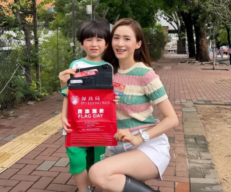沈卓盈陪仔仔賣旗參與公益活動！為未來鋪路？有利銜接IB課程實踐服務社會精神