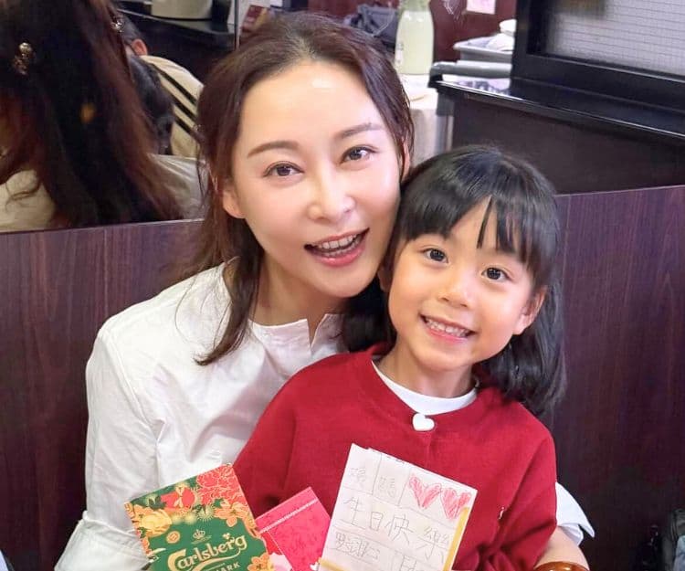楊卓娜獲姨甥女小珍珠親畫生日卡「媽咪嗲哋都妒忌！」獲姨媽寵愛影響成長引領成長：盤點女孩成長過程最需要的10件事
