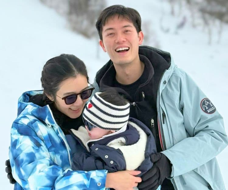 麥明詩生日之旅！帶9個月兒子一家三口雪地旅行 冬日之旅點只著厚衫？嚴選幼兒冬天外遊5類必備物品
