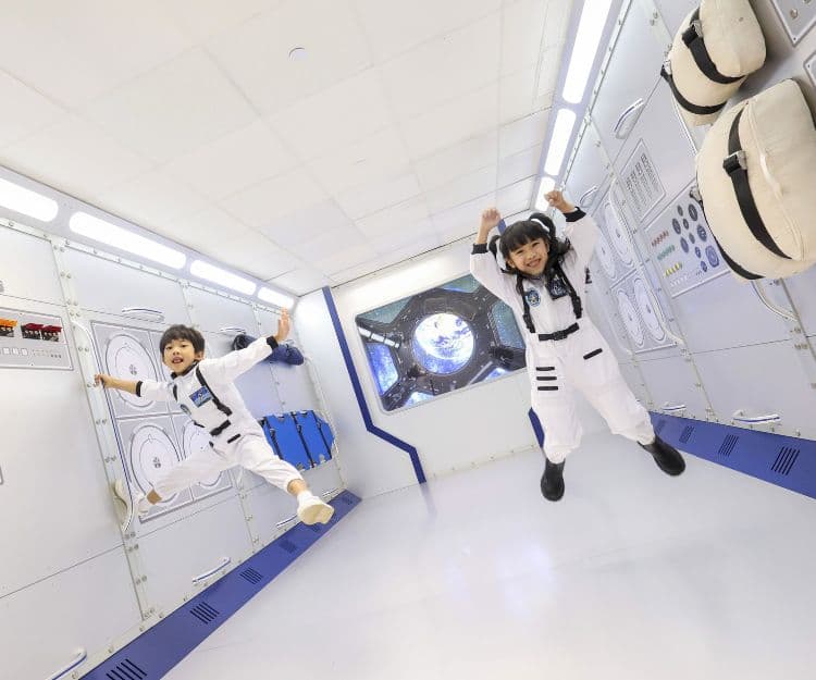 【 #shemom有著數 】小小太空人航天任務訓練 一嘗駕駛太空船+無人機 引發航天STEM興趣!買2送1優惠 毛孩都可上太空!