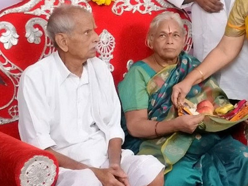 印度女子73歲誕雙胞胎