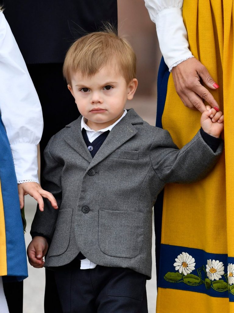 【我俊俏但高傲】瑞典小王子厭世臉成網絡熱話