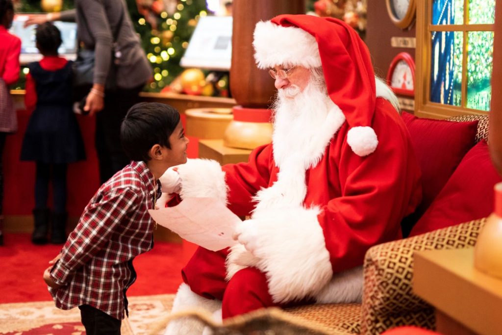 當小孩問：「聖誕老人是真的嗎？」父母應該如何回應？
