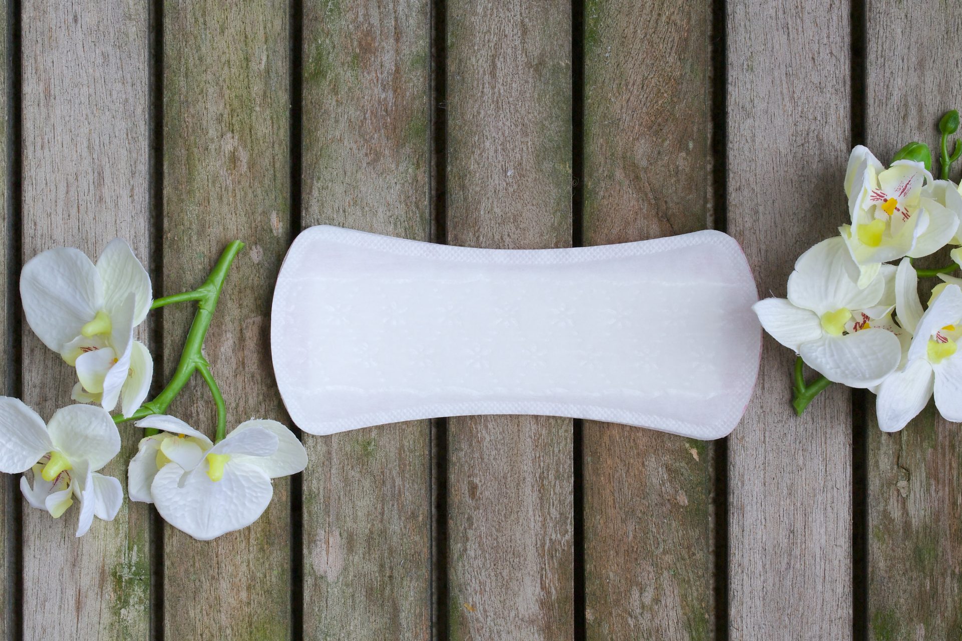 使用純棉衛生巾、護墊或棉條，並需勤更換，可有助預防感染陰道炎。