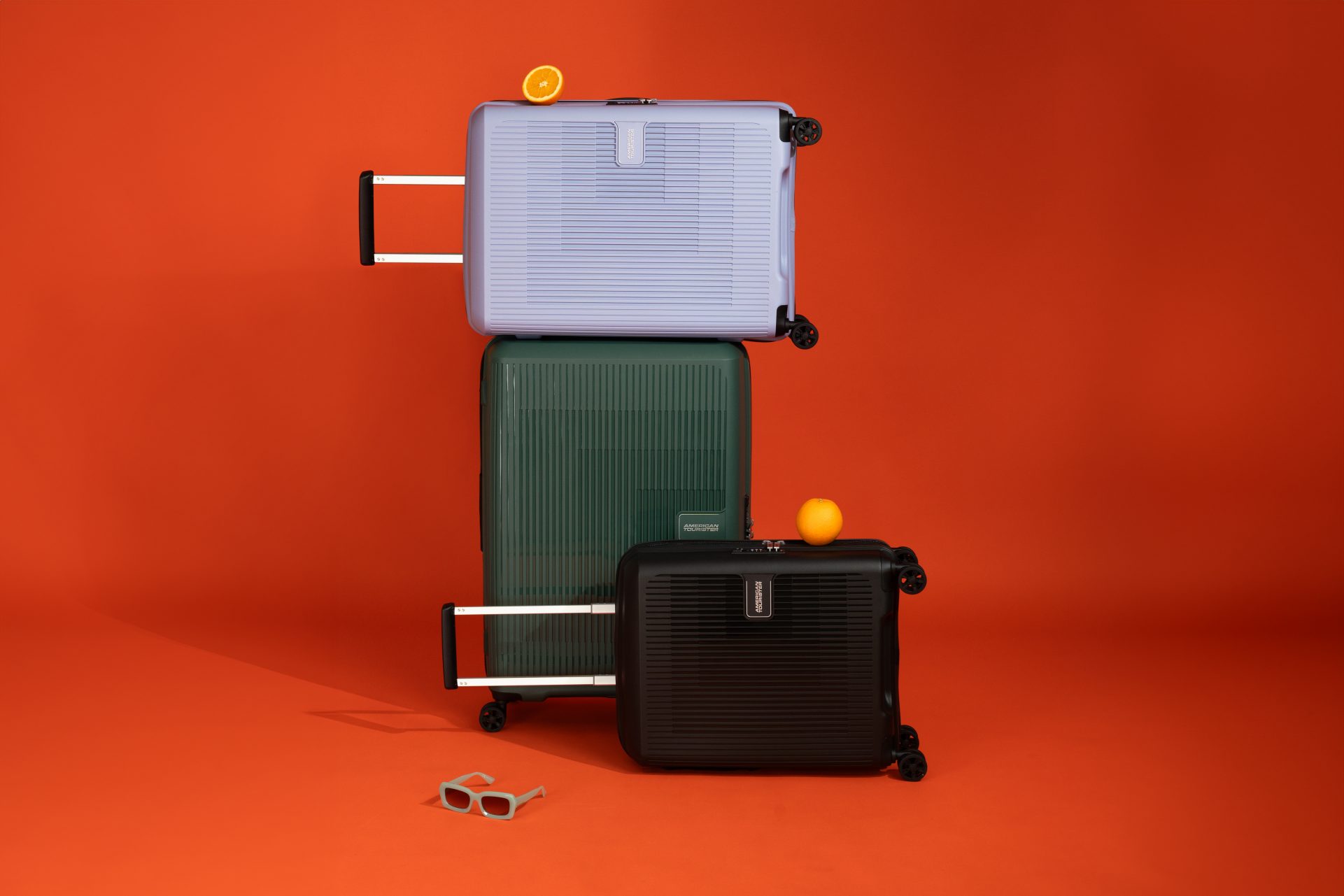 American Tourister行李箱換購計劃備有3個呎吋顏色。